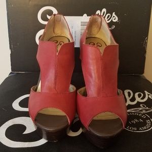Anthropology: Seychelle Leather Sandals (EUC)